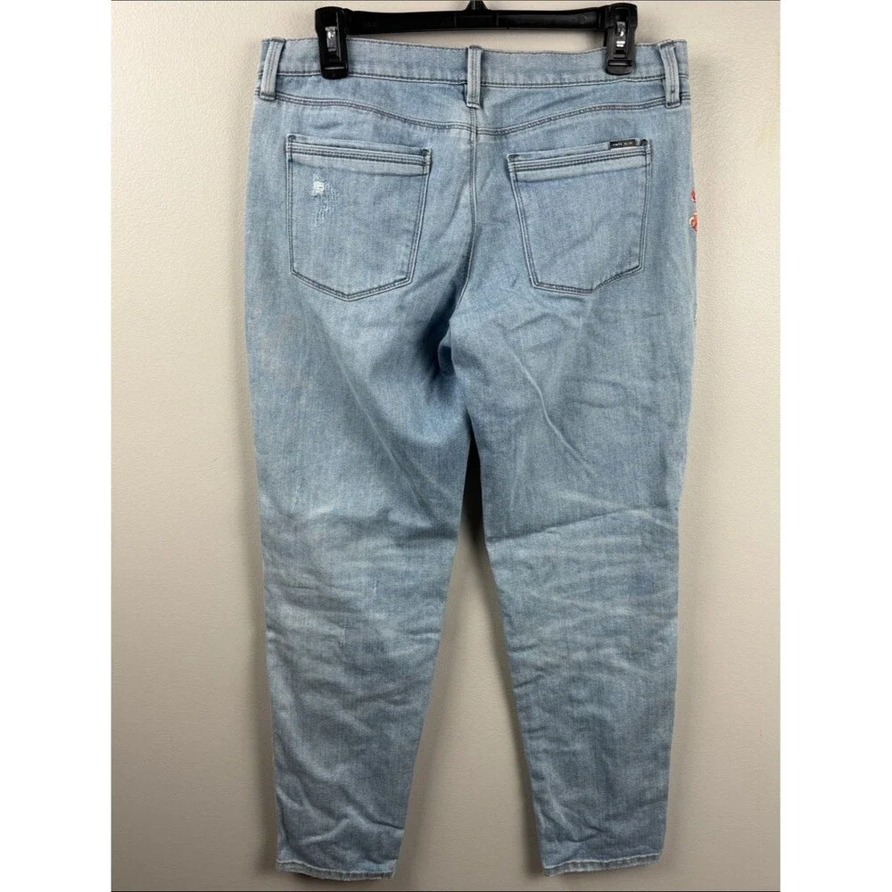 White House Black Market Light Blue Embroidered Floral distressed Jeans